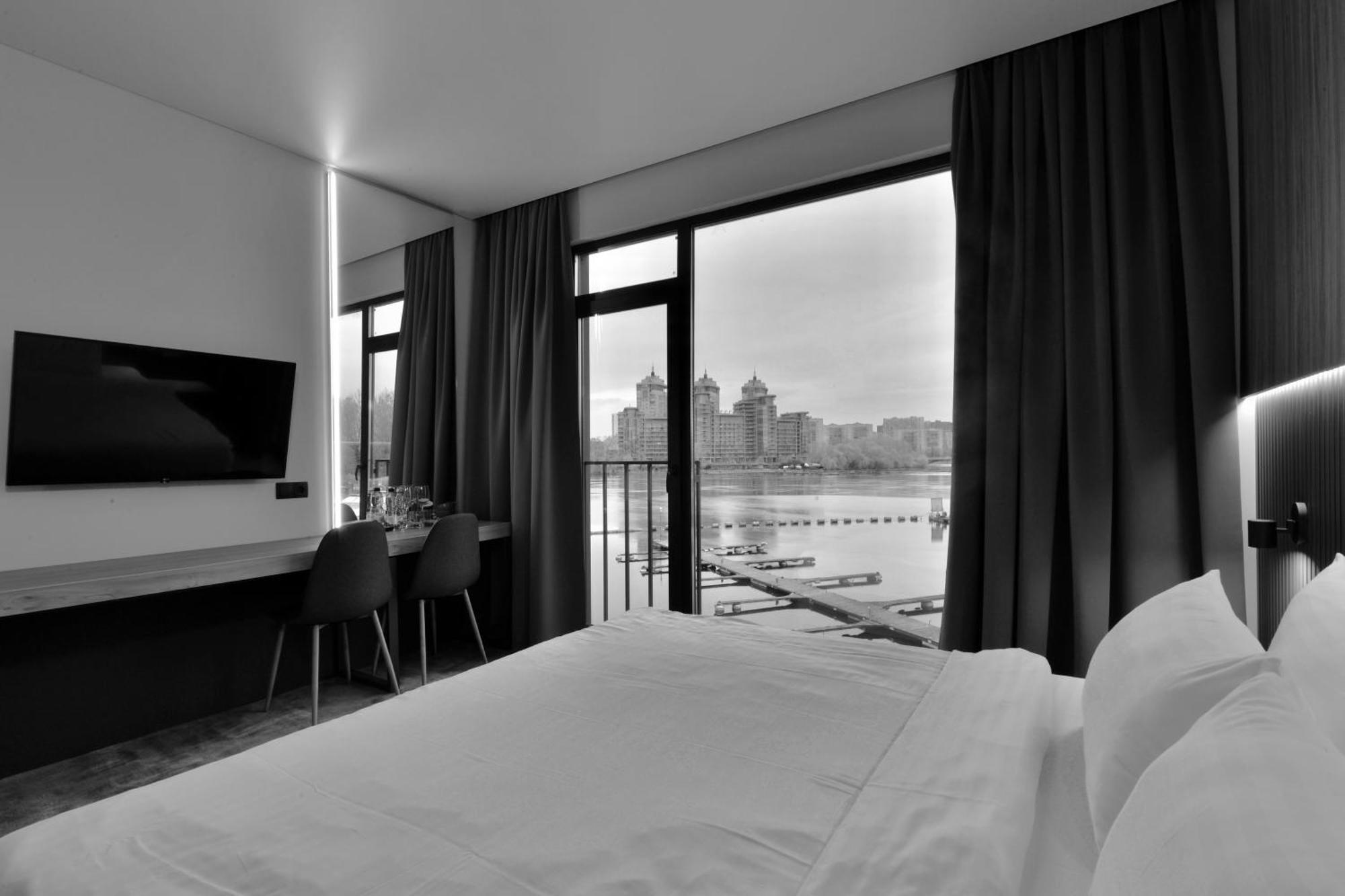 Hotel Fregat เคียฟ ภายนอก รูปภาพ