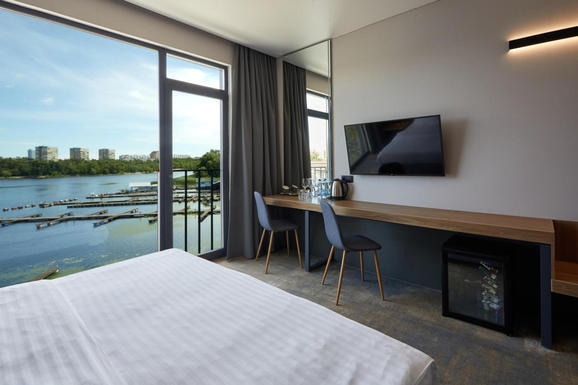 Hotel Fregat เคียฟ ภายนอก รูปภาพ